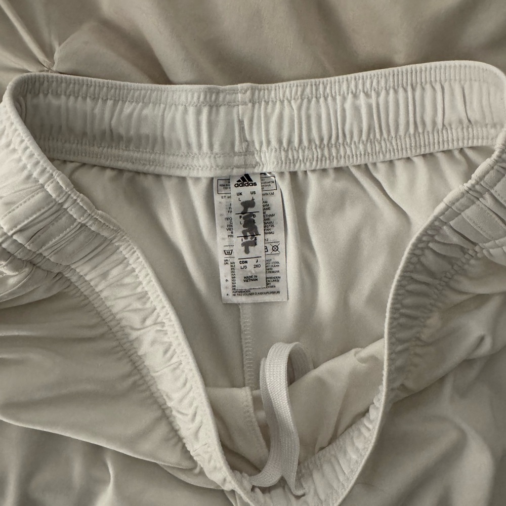 Adidas Classic White Sports Shorts - Picture 2 of 3